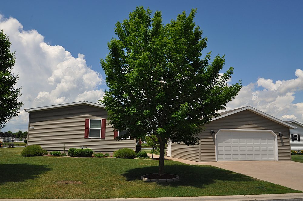 1 W6907 Edgewater Fond du Lac exterior