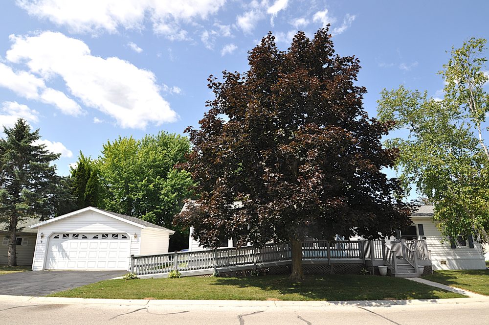 1 649 Aspen Grove Sheboygan Falls Exterior